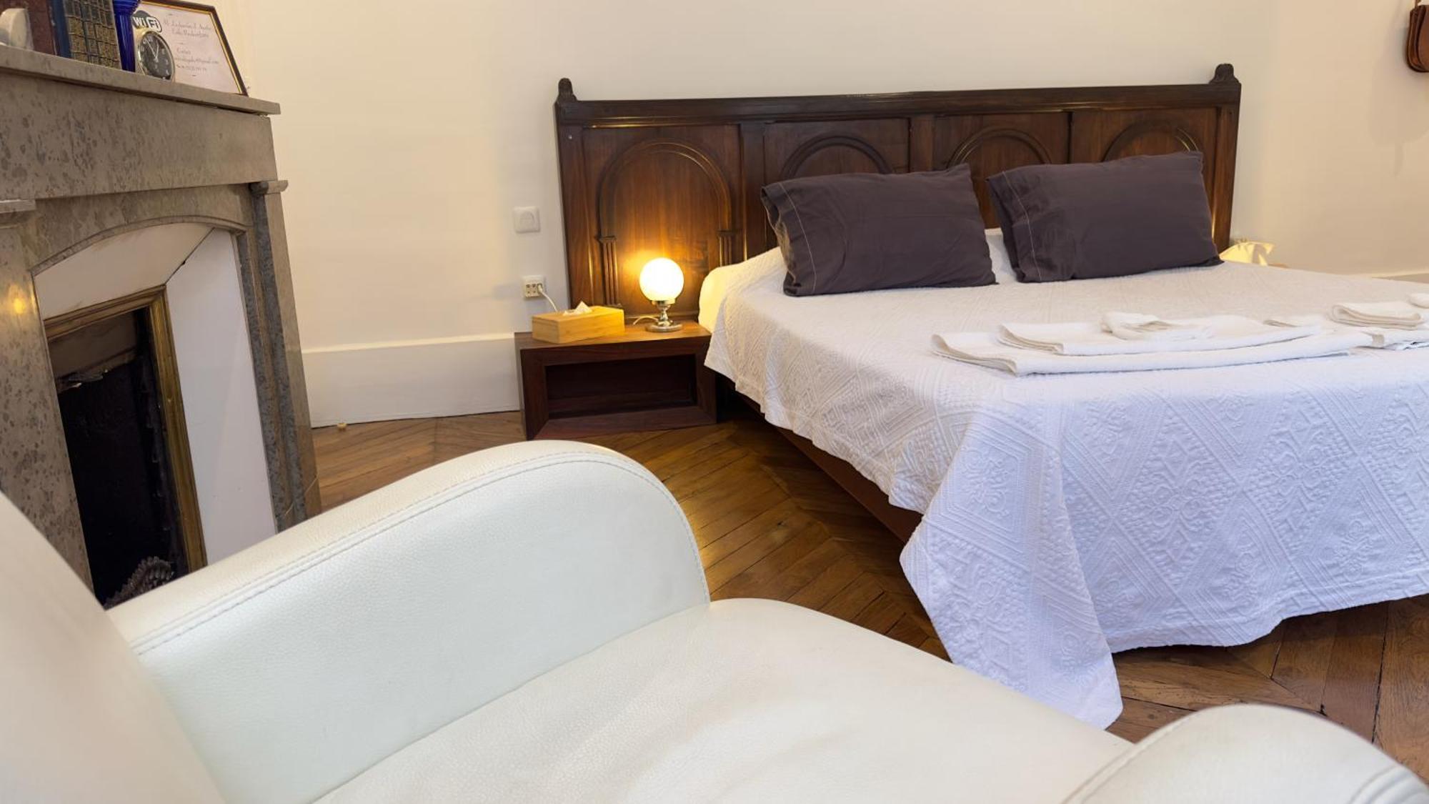 Chambre De Charme Au Coeur Du Vieux Valence - Confort & Calme Zewnętrze zdjęcie
