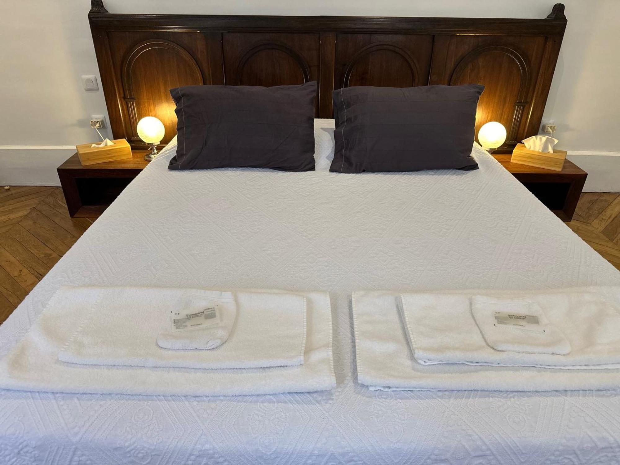 Chambre De Charme Au Coeur Du Vieux Valence - Confort & Calme Zewnętrze zdjęcie