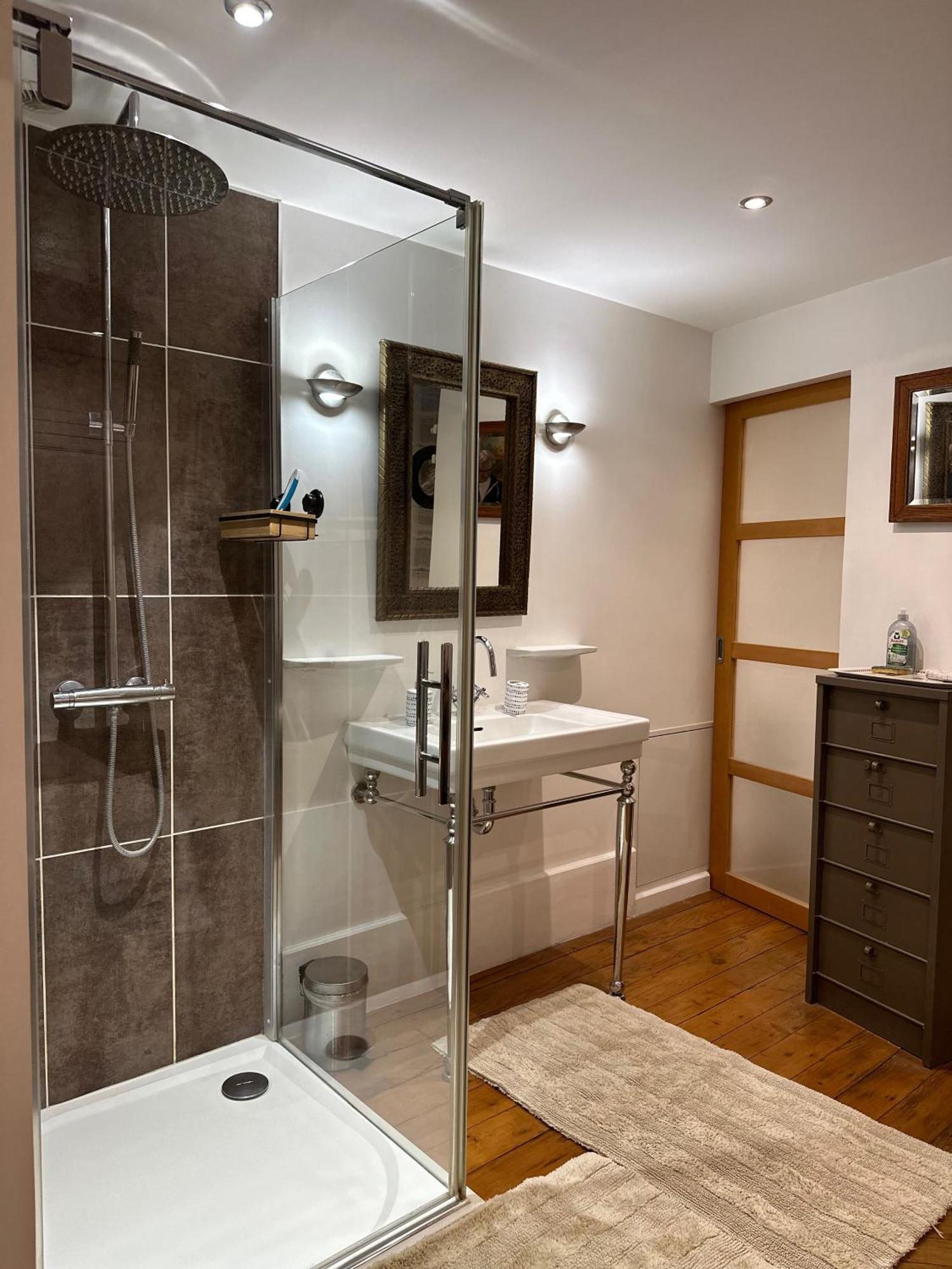 Chambre De Charme Au Coeur Du Vieux Valence - Confort & Calme Zewnętrze zdjęcie